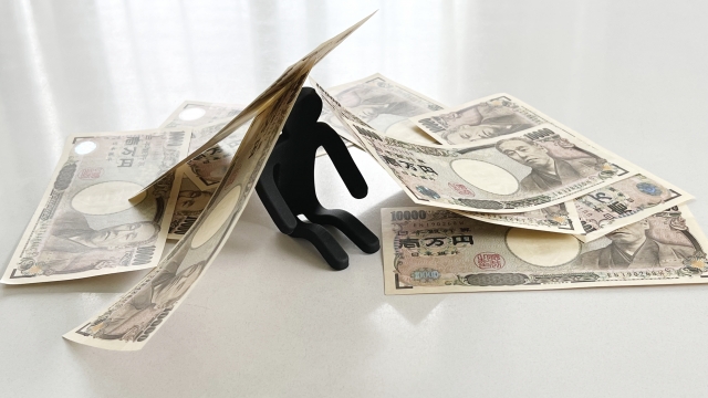 一万円札に潰される。都城市で借金返済の相談は無料でできます